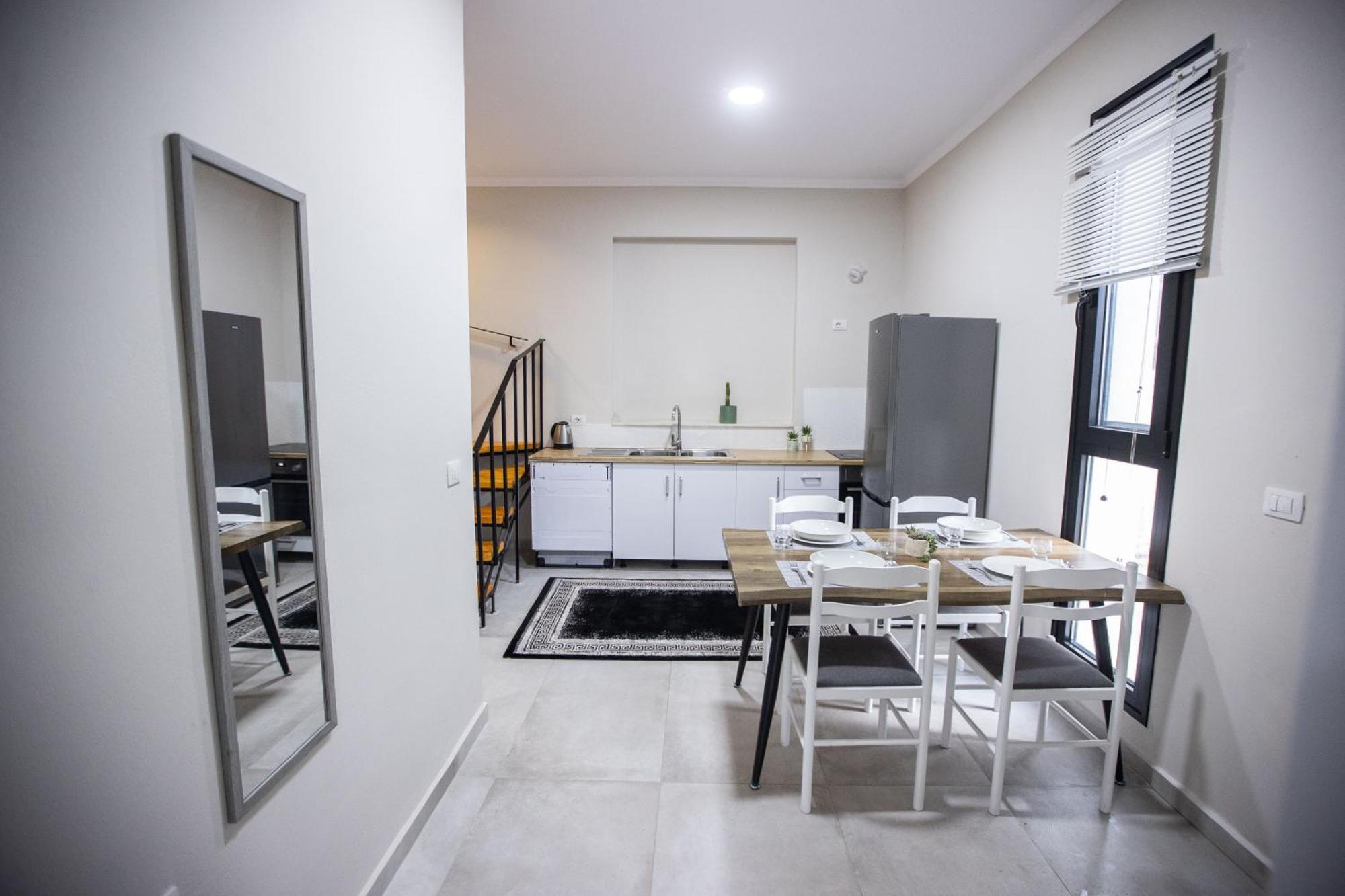 Eka Luxury Seaview * Влёра