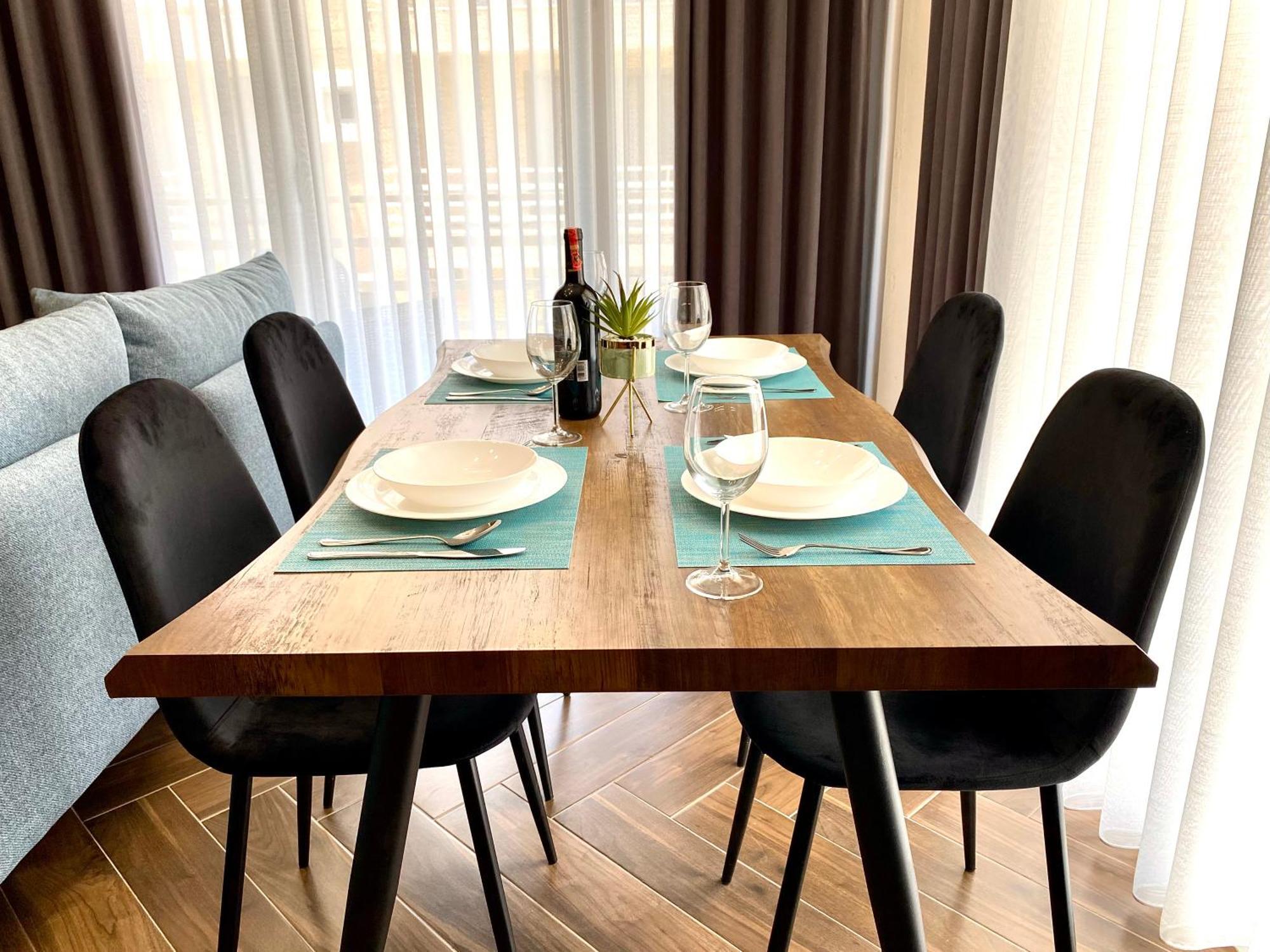 Eka Luxury Seaview Апартаменти