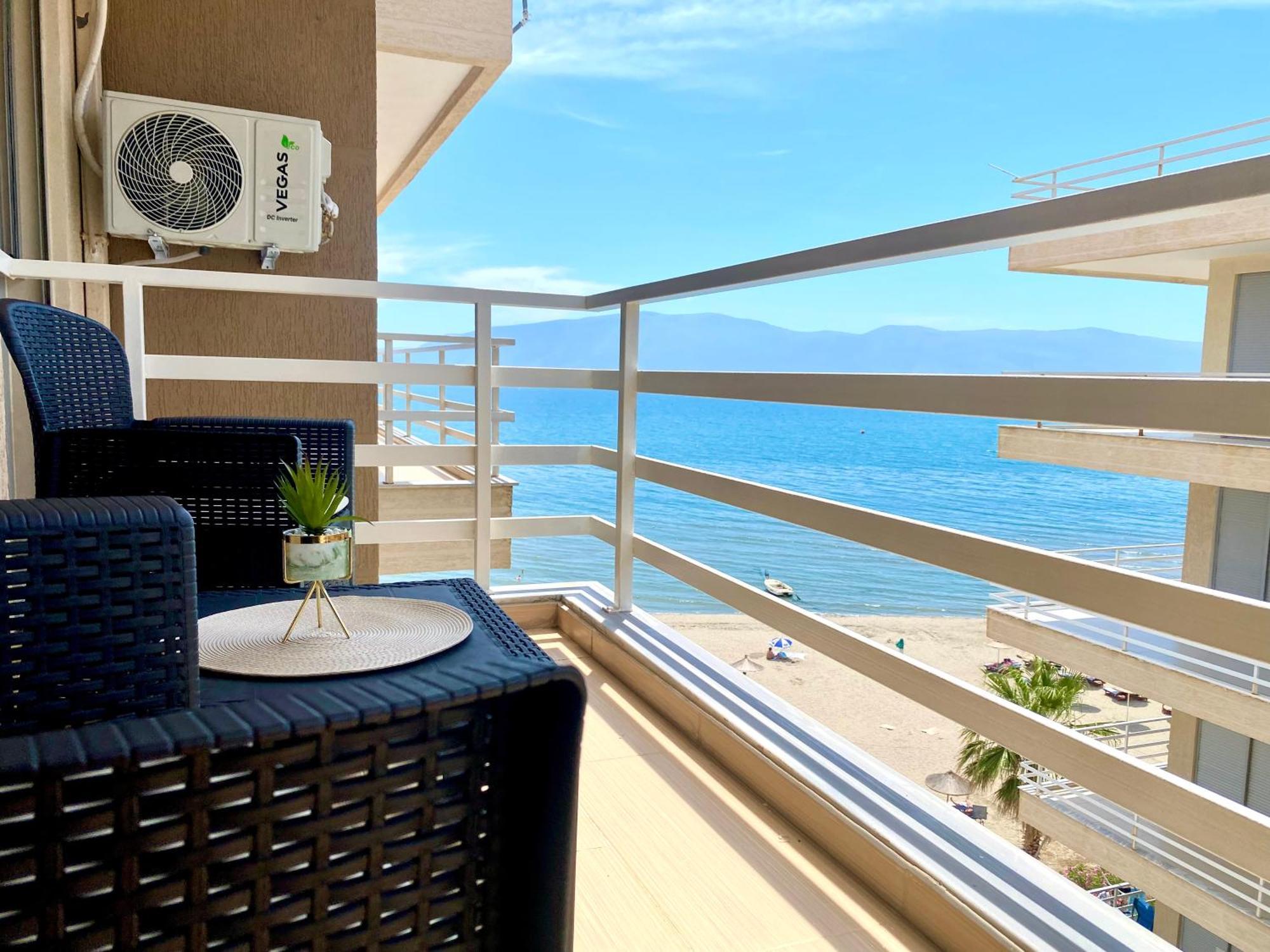 Апартаменти Eka Luxury Seaview *